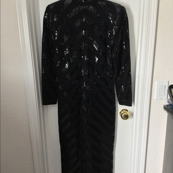 St John  dress - Picture 3 of 8